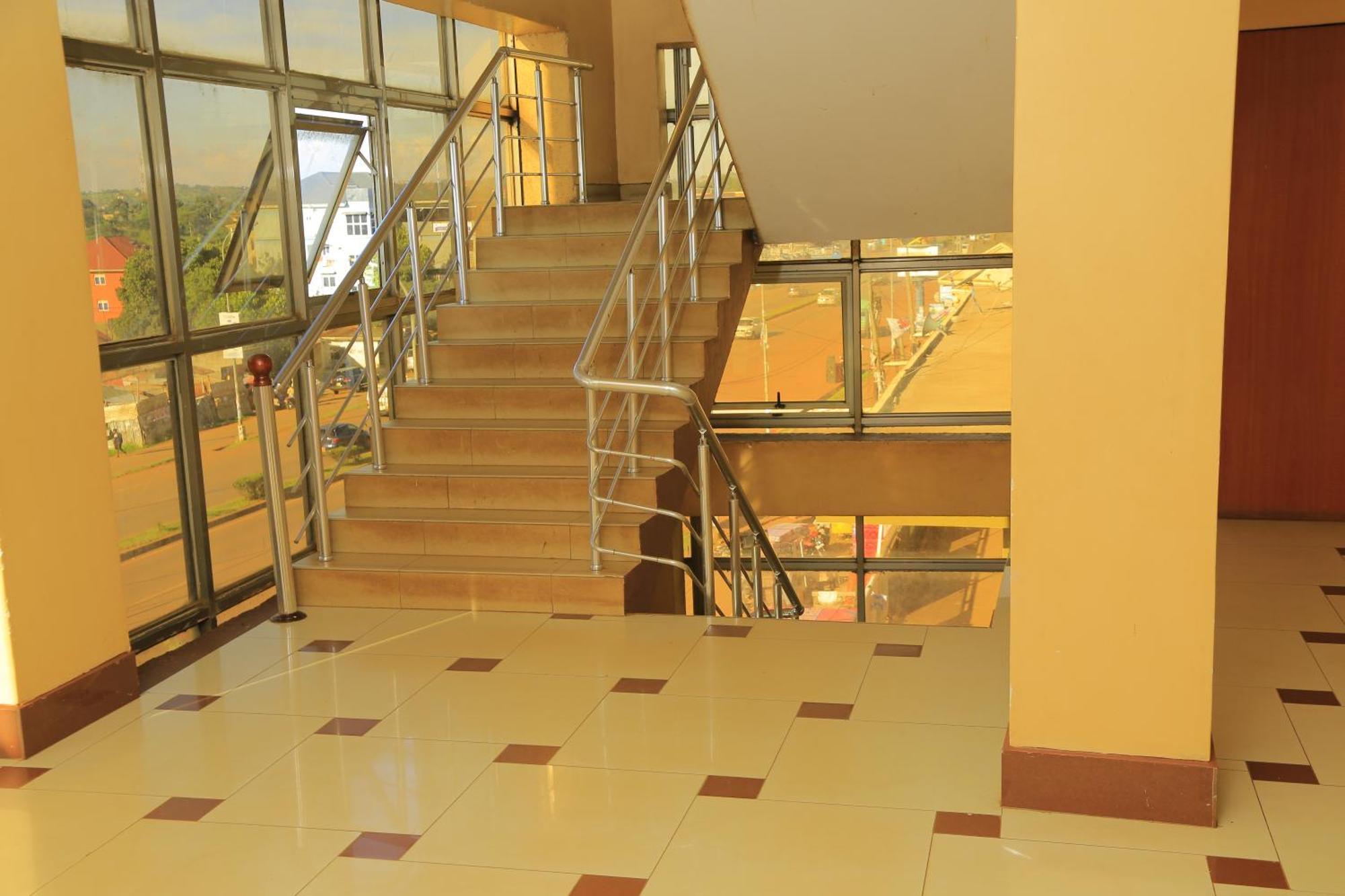 Airport Hotel Εντέμπε Εξωτερικό φωτογραφία